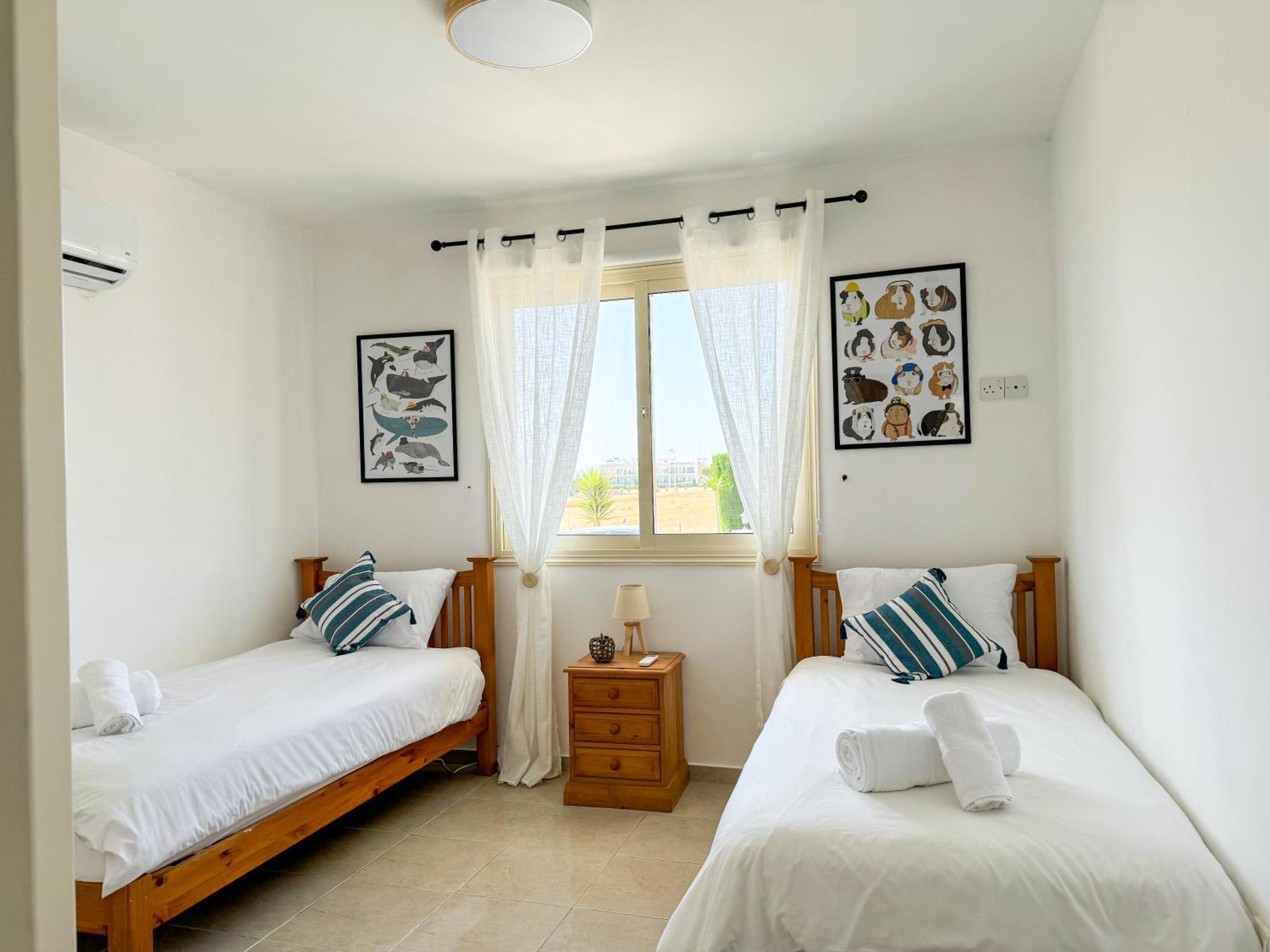 Royal-Seacrest Oasis, Pool-Side Lejlighed Paphos Eksteriør billede