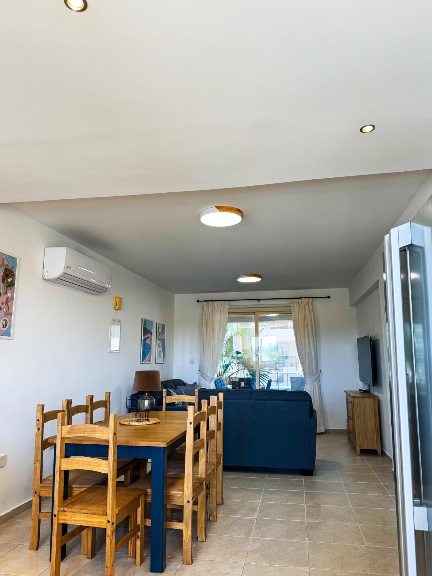 Royal-Seacrest Oasis, Pool-Side Lejlighed Paphos Eksteriør billede