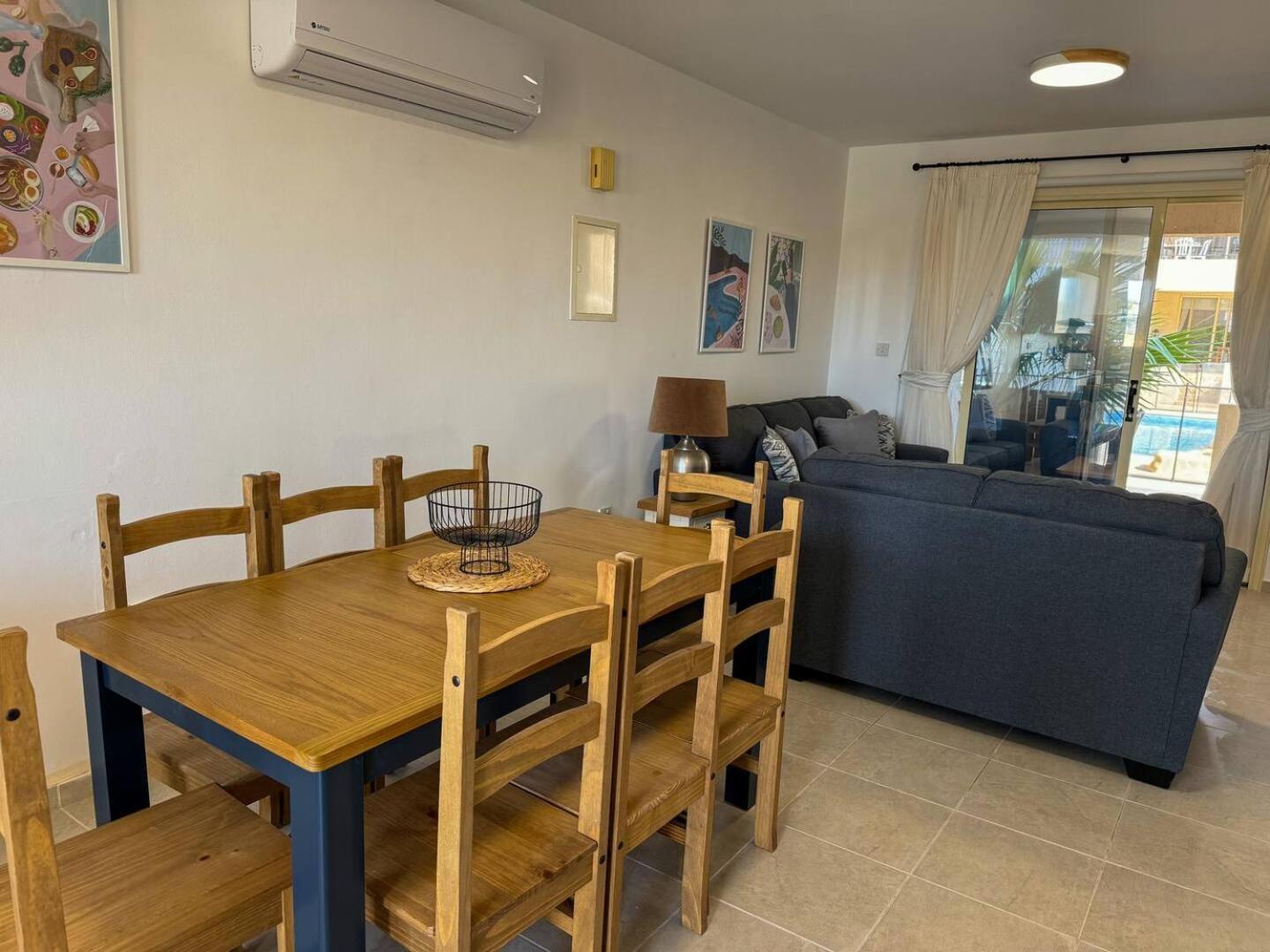 Royal-Seacrest Oasis, Pool-Side Lejlighed Paphos Eksteriør billede