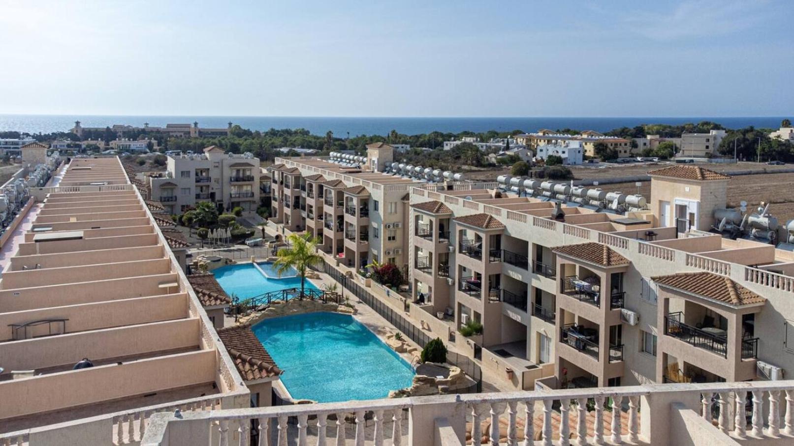 Royal-Seacrest Oasis, Pool-Side Lejlighed Paphos Eksteriør billede